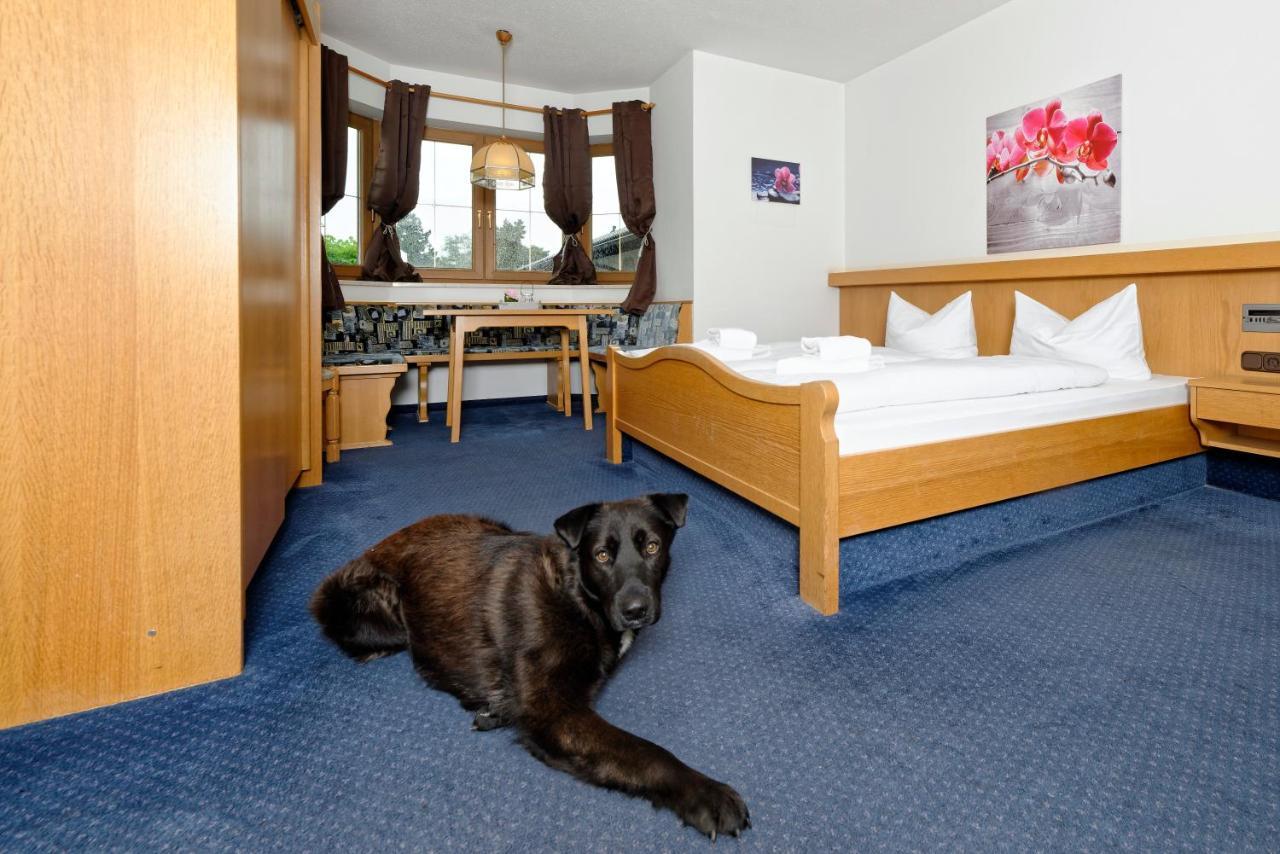 Gaestehaus Unt' Am See แบร์เนา อัม คีมเซ ภายนอก รูปภาพ